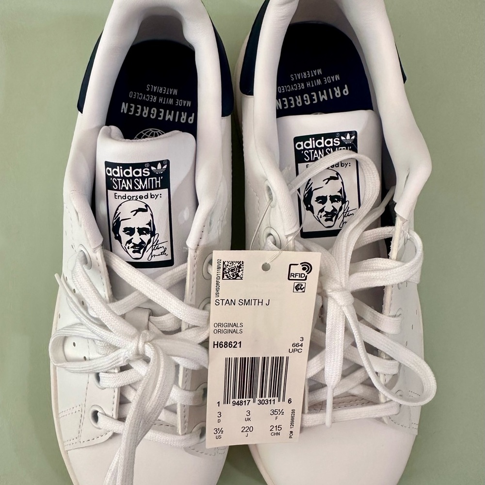 NWT adidas Stan Smiths